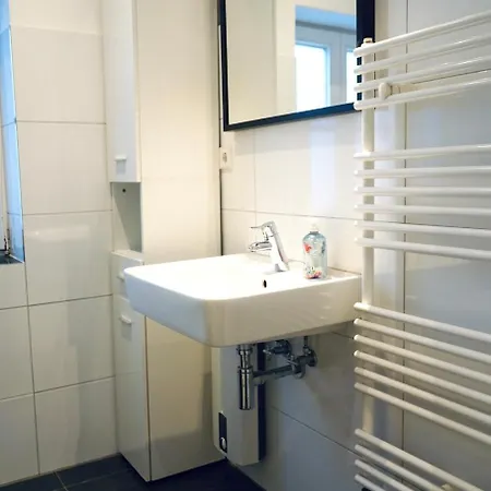 Haus Im Gruenen Fuer 7 Personen-3 Schlafzimmer- 3 Baedern -waschmaschine-grosse Terrasse- Vollausgestattete Kueche