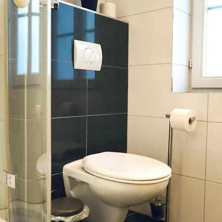 Apartment Haus Im Gruenen Fuer 6 Personen-3 Schlafzimmer- 3 Baedern -waschmaschine-grosse Terrasse- Vollausgestattete Kueche *
