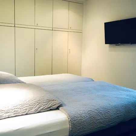 Haus Im Gruenen Fuer 6 Personen-3 Schlafzimmer- 3 Baedern -waschmaschine-grosse Terrasse- Vollausgestattete Kueche