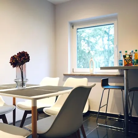 Haus Im Gruenen Fuer 6 Personen-3 Schlafzimmer- 3 Baedern -waschmaschine-grosse Terrasse- Vollausgestattete Kueche Διαμέρισμα Βόλφσμπουργκ