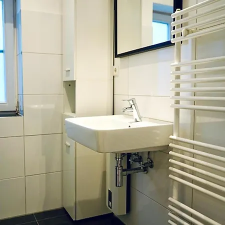 Haus Im Gruenen Fuer 7 Personen-3 Schlafzimmer- 3 Baedern -waschmaschine-grosse Terrasse- Vollausgestattete Kueche *