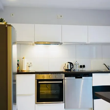 Haus Im Gruenen Fuer 6 Personen-3 Schlafzimmer- 3 Baedern -waschmaschine-grosse Terrasse- Vollausgestattete Kueche *