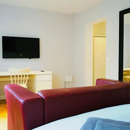 Haus Im Gruenen Fuer 6 Personen-3 Schlafzimmer- 3 Baedern -waschmaschine-grosse Terrasse- Vollausgestattete Kueche *
