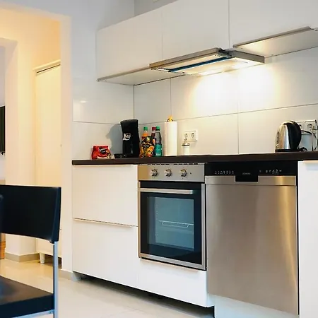 Haus Im Gruenen Fuer 6 Personen-3 Schlafzimmer- 3 Baedern -waschmaschine-grosse Terrasse- Vollausgestattete Kueche * Wolfsburg
