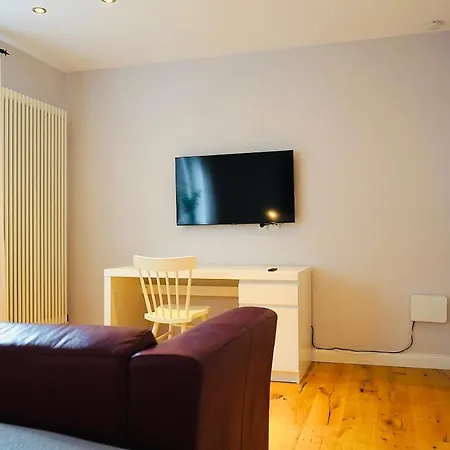 Haus Im Gruenen Fuer 6 Personen-3 Schlafzimmer- 3 Baedern -waschmaschine-grosse Terrasse- Vollausgestattete Kueche Wolfsburg