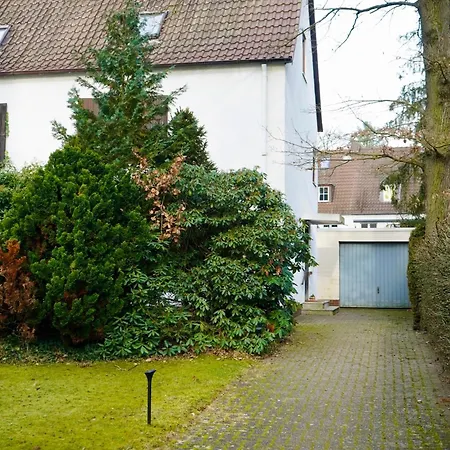 Haus Im Gruenen Fuer 6 Personen-3 Schlafzimmer- 3 Baedern -waschmaschine-grosse Terrasse- Vollausgestattete Kueche Apartment Wolfsburg