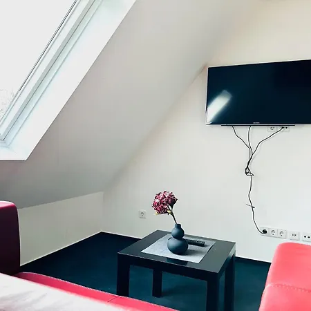 Haus Im Gruenen Fuer 7 Personen-3 Schlafzimmer- 3 Baedern -waschmaschine-grosse Terrasse- Vollausgestattete Kueche Lejlighed Wolfsburg