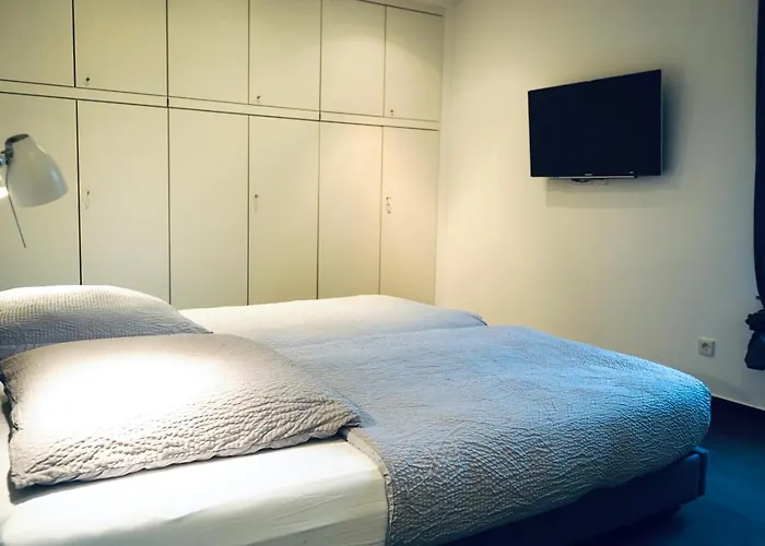 Haus Im Gruenen Fuer 6 Personen-3 Schlafzimmer- 3 Baedern -waschmaschine-grosse Terrasse- Vollausgestattete Kueche